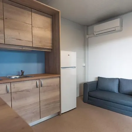 Micro-cabin By The Kolpa River Metlika Vakantiehuis Gradac