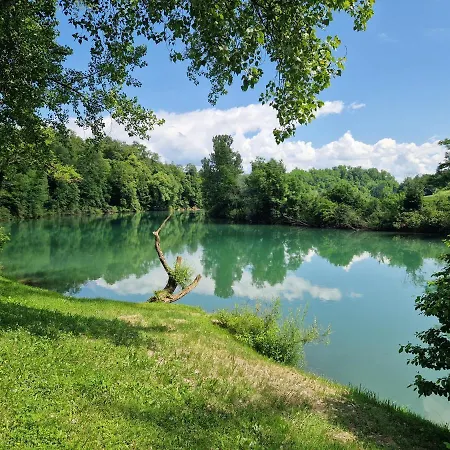 Micro-cabin By The Kolpa River Metlika *