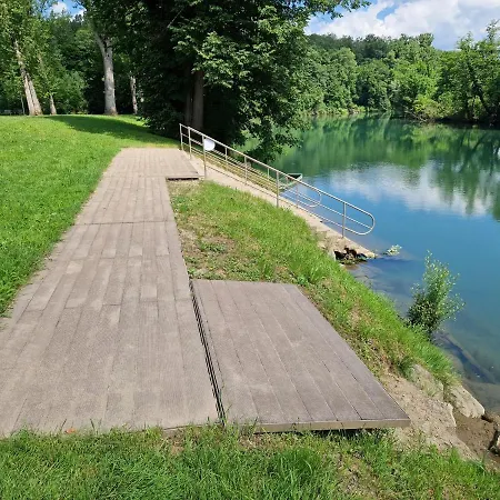 Micro-cabin By The Kolpa River Metlika *